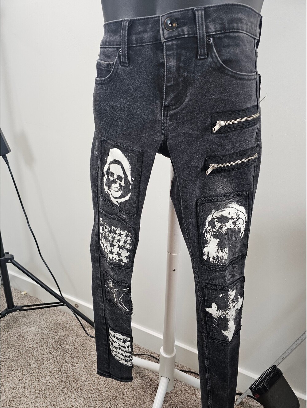Hot Topic Black Skinny Jeans w/White Skull and Star Patchwork and Silver Zippers